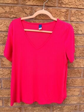 4/$25 • Old Navy Luxe V-Neck Ribbed Slub-Knit T-Shirt